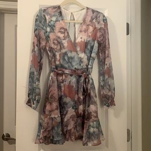 Long Sleeve floral mini dress - size medium